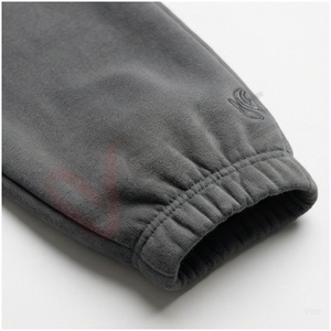 Ensemble de survêtement gris à capuche pour homme, manches longues, couleur unie, logo en relief, fermeture à cordon, tenue décontractée d'automne, coupe classique - Product Image 6