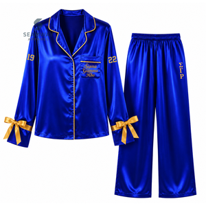 ชุดนอนผ้าซาตินสำหรับผู้หญิง Sigma Gamma Rho แขนยาว ติดกระดุม ปักลาย ชุดนอนสองชิ้น สีน้ำเงิน แต่งขอบสีทอง ชุดลำลอง - Product Image 1