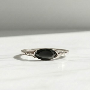 Bague de fiançailles 1,50 CT Celestial Starburst en argent massif 925 avec diamant noir naturel taille ovale serti demi-clos - Product Image 6