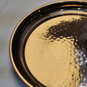 ถาดเสิร์ฟทรงกลมสแตนเลสสีโรสโกลด์แบบตอกลายสุดหรู – จานโลหะตกแต่งแบบมันเงาสไตล์โมเดิร์น - Product Image 4