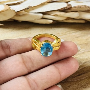 Anillo de Topacio Azul en Oferta, Anillos Minimalistas de Latón para Mujer, Chapado en Oro de 18k, Banda Entrelazada, Joyería de Cóctel, Venta al por Mayor/OEM/ODM - Product Image 2
