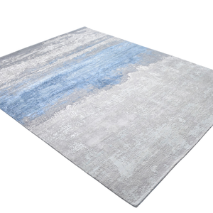 Tapis moderne abstrait noué à la main en laine et soie, gris argenté bleu aquarelle, effet vieilli, pour salon - Product Image 6