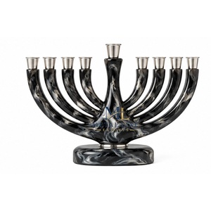 Ménorah moderne en résine marbrée bleue, porte-bougie Hanouka personnalisé à 9 branches, vente en gros, décoration de table de luxe pour les fêtes juives - Product Image 4