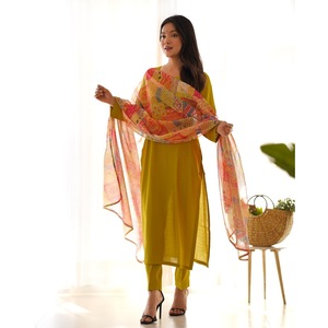 FANTAISIE PURE VISCOSE UNI KURTA PENTE AVEC ORGANZA DIGITAL PRINT WORK DUPATTA PERROT GREEN - Product Image 1