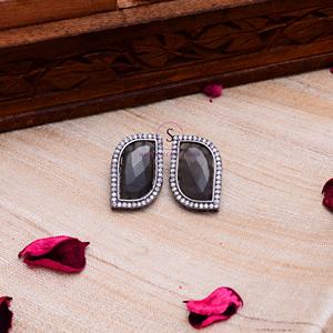 Recién llegado, pendientes clásicos de latón con trabajo de cristal, pendientes llamativos geométricos para mujer, fiestas para niñas, bodas, compromisos - Product Image 3