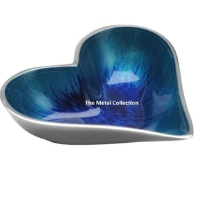 Aluminium Chocolate Heart Bowl for Restaurant Home Decor Enamel Finishing Modern Design Aluminium Serving Heart Bowl - Product Image 3