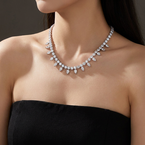 Collier Chaîne Tennis de Luxe en Or Blanc Massif avec Diamants de Laboratoire Taille Ronde et Poire Personnalisés pour Fêtes et Mariages - Product Image 4