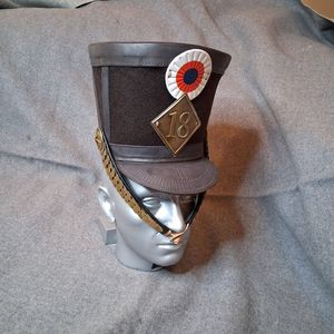 Chapeau shako des guerres napoléoniennes françaises, probablement pour le 18e régiment de ligne - Product Image 2