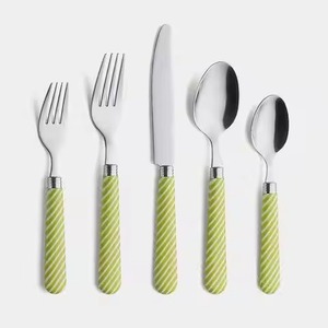 Ensemble de couverts décoratifs en métal pour la maison, les restaurants, les cafés et une présentation élégante de la table à manger - Product Image 5