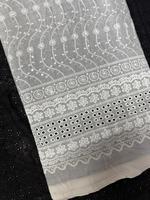 Tissu en dentelle de tulle georgette brodé blanc à motifs floraux ajourés pour robe de mariée et vêtement
