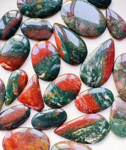 Cabochon de Bloodstone Massif Vert Rouge Pierre Naturelle Gemme en Gros Formes Mixtes Polies Pierres de Bloodstone en Vrac - Product Image 5