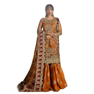 Robe de mariée longue évasée Mishkat Couture pour femme avec dupatta multicolore et ensemble pantalon, écologique, longueur ras du sol, manches longues - Product Image 1