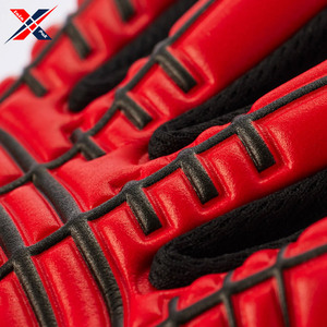 Gants de gardien de but pour l'entraînement et les matchs, avec un matériau flexible et respirant. - Product Image 6