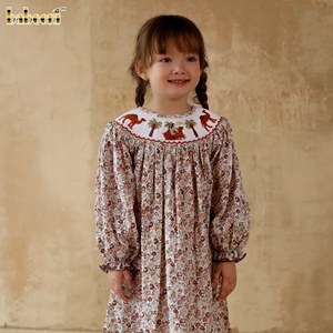 Robe florale décontractée pour enfants, style Bishop, smockée à la main, en coton et lin écologiques, collection automne, vente en gros ODM, vêtements islamiques certifiés OEKO-TEX - Product Image 3