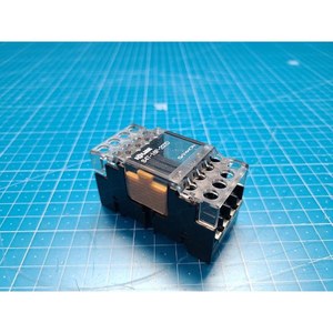 Samwon S4T-16P-202D เทอร์มินัลรีเลย์สถานะของแข็งที่ใช้เป็นชิ้นส่วนอุปกรณ์เซมิคอนดักเตอร์รุ่นเก่า - Product Image 1