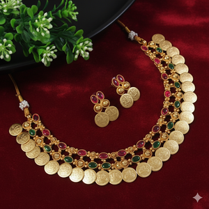 Conjuntos de joyería tradicional del sur de la India, collares chapados en oro mate con pendientes Jhumkas, joyería étnica para novias y bodas. - Product Image 1