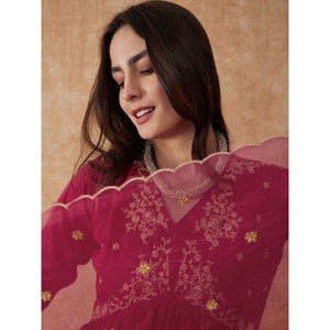 ÚLTIMO VICHITRA SECUENCIA DE BORDADO DE SECUENCIA TRABAJO ALIA CUT KURTI BOTTOM CON DUPATTA RANI - Product Image 2