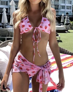 Ensemble de bikini imprimé fraises pour femme, haut dos croisé et bas à nouer sur les côtés, en Spandex et Polyester, Vêtements de bain, Vente en gros - Product Image 5