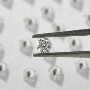 Diamantes Sueltos de Corte Brillante Cultivados en Laboratorio de 3.1-3.5mm, Color Blanco DEF, Claridad VVS1 por Quilate, Corte Excelente, Precio al por Mayor - Product Image 4