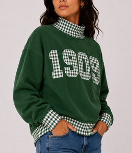 Sweat-shirt vert à col roulé pour femme avec appliqué à carreaux 1909 sur le devant, manches classiques, pour l'automne - Product Image 3