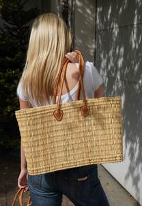 Sac fourre-tout tissé artisanal style bohème marron forme irrégulière 100% fait main décoration intérieure - Product Image 4