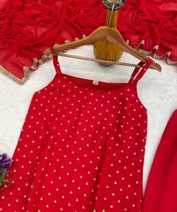 Conjunto de dos piezas moderno de rayón con detalles en foil y dupatta, para uso festivo, precio al por mayor, prenda étnica de lujo con tejido rojo - Product Image 4