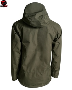 Chaqueta Impermeable Verde Oliva Premium para Exteriores con Capucha Ajustable, Cierre Frontal Completo y Dos Bolsillos Laterales Seguros, Chaqueta de Caza - Product Image 6