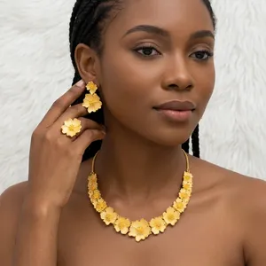 Juego de Collar Floral Chapado en Oro de 24K con Aretes y Anillo, Nuevo Diseño Clásico, Joyería Africana para Novia, Juego de Joyería de Boda para Mujer - Product Image 3