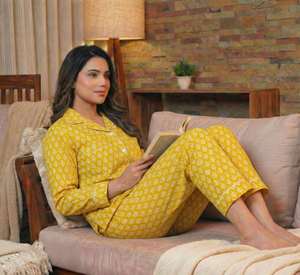 Hermoso Conjunto de Pijama de Algodón Hecho a Mano en India con Estampado Térmico para Mujer, Reversible, Cuello en V, Mangas Largas, Ropa de Dormir de Verano - Product Image 4