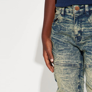 Pantalon en jean stretch pour garçons, style streetwear décontracté, avec poches latérales et fermeture boutonnée, design élégant, prix abordable 2026 - Product Image 2