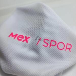 Etiquetas de Silicona 3D OEM para Transferencia de Calor, Corte Láser, Logotipo Personalizado en Rollo para Camisetas y Ropa Deportiva - Product Image 4