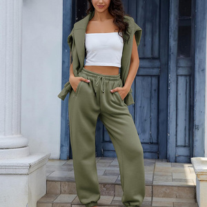 Ensemble de survêtement court pour femme avec logo personnalisé, pantalon de jogging boutonné, tenue tendance pour l'hiver, fabrication OEM, export Pakistan - Product Image 4