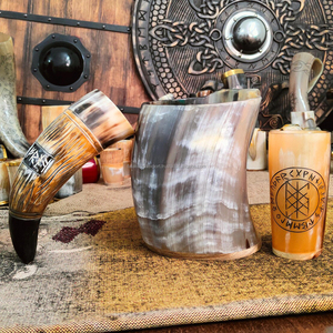Tasse en corne de boeuf Viking faite à la main avec base en bois pour hydromel bière Ale Chope rustique unique pour la reconstitution médiévale et les cadeaux par FWE - Product Image 3