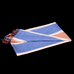 Serviette de bain décorative en coton Fouta, design rayé élégant, écologique, séchage rapide, tailles et couleurs personnalisables, en promotion - Product Image 3