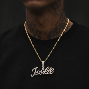 Colgante con Nombre Personalizado en Letra Cursiva, Micro Pavé de Moissanita, Estilo Hip Hop, Joyería de Lujo al por Mayor - Product Image 5