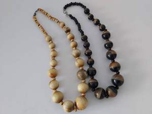 Collar de cuerno contemporáneo diseñado para entusiastas de la moda que buscan accesorios de joyería ligeros, cómodos y elegantes. - Product Image 3