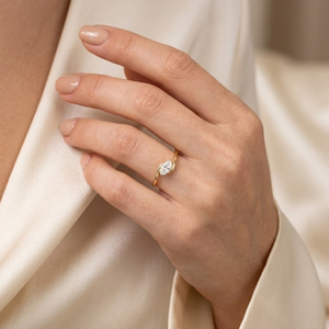 Anillo de compromiso solitario con diamante de corte marquesa de 1 quilate, banda delgada, oro de 10K/14K/18K, anillo de joyería para mujer, anillo minimalista - Product Image 2