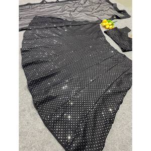 Magnifique Lehenga Choli avec travail de zari pour les fêtes et les mariages - Product Image 2