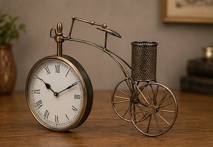 Horloge de bureau mécanique moderne avec fonction snooze, design métallique écologique - Décoration d'intérieur haut de gamme, accessoires de table de luxe - Product Image 4