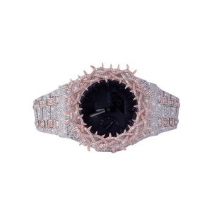 Superbe montre de luxe en acier inoxydable, style demi-trône, entièrement sertie de diamants, collection premium DOPE JEWELLS - Product Image 3