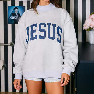เสื้อสเวตเชิ้ตคอกลมทรงโอเวอร์ไซส์ ผ้าถักเนื้อฝ้าย ยูนิเซ็กส์ สวมใส่สบายๆ สำหรับฤดูใบไม้ร่วง สีขาว พิมพ์ลายตัวอักษรสีน้ำเงิน - Product Image 4