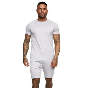 Ensemble t-shirt et short gris clair pour homme, coupe slim, ensemble décontracté d'été, ensemble assorti respirant en coton et polyester extensible - Product Image 1