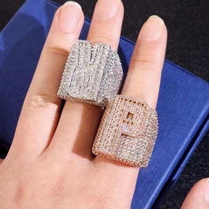 Bague de déclaration de luxe Hip Hop en argent sterling 925, sertie de moissanite et de diamants, avec lettre personnalisée, unisexe, édition bijoux de mode pour soirée - Product Image 5