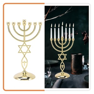 Porte-bougie en métal doré avec motif étoile et croix, support décoratif multi-religieux pour bougies, idéal pour la table, la maison et les événements - Product Image 2