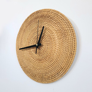 Horloge murale en rotin de style luxueux, nouvelle conception, décoration intérieure, horloges rondes suspendues, fournisseur pour les fabricants. - Product Image 4