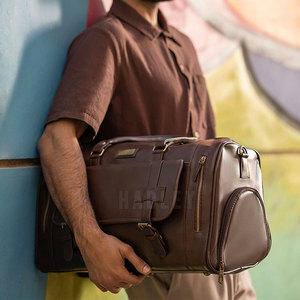Bolsa de Viaje de Cuero de Diseño Premium con Costuras Resistentes y Amplio Espacio de Almacenamiento para Viajes de Fin de Semana - Product Image 5