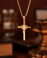 Pendentif unisexe en argent sterling plaqué or avec moissanite taille brillant, motif croix et cœur, pour usage quotidien
