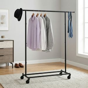 ราวแขวนผ้าโลหะคุณภาพระดับ OEM แข็งแรงทนทาน ดีไซน์ทันสมัย ปรับขยายได้ เหมาะสำหรับโรงแรม บ้าน จัดเก็บเสื้อผ้าในห้องนอน ห้องนั่งเล่น พร้อมตะขอ 3 อัน - Product Image 1