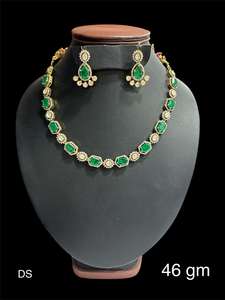 ชุดสร้อยคอและต่างหูทองคำประดับมรกตสีเขียวสดหรูหรา สไตล์อินเดีย สำหรับเจ้าสาว งานแต่งงาน งานเลี้ยง ออกแบบโดยดีไซเนอร์ วัสดุทอง/เงิน/ทองเหลือง - Product Image 3