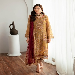 Robe de travail brodée indienne et pakistanaise pour femmes trois pièces Saari Salwar Kameez Party Wear en vente pour l'Aïd - Product Image 3
